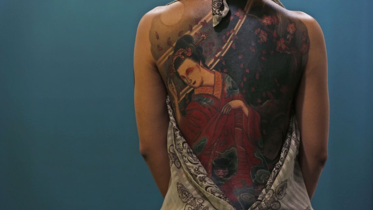 chrbát chrbtica tetovanie 1140 px