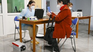 Zaočkovaní boli pred jedenástimi týždňami, druhú dávku nedostali. Kraj pre nich zriadil špeciálny e-mail