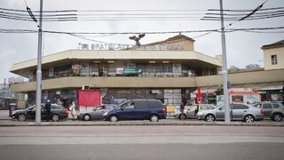 Aký osud čaká hlavnú stanicu v Bratislave? Kapacitne nebude stíhať, upozorňujú železnice