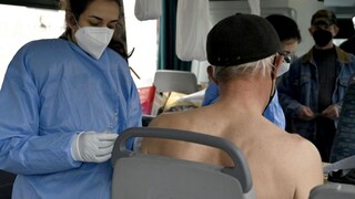 V niektorých krajinách je povinné očkovanie seniorov realitou. Čaká to aj Slovensko?