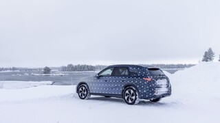 Mercedes už testuje nadchádzajúcu generáciu GLC