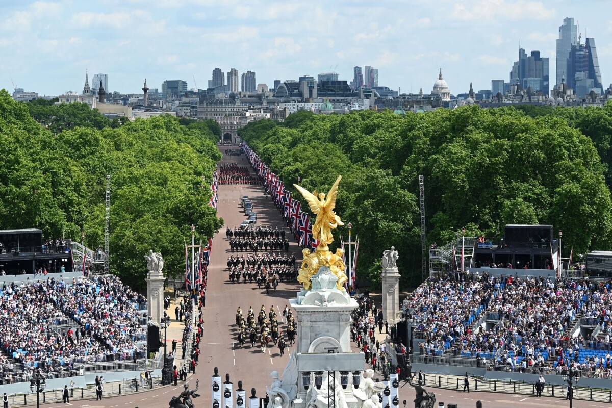 Britská kráľovná oslavuje 70 rokov na tróne.