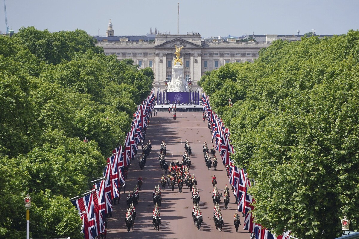 Britská kráľovná oslavuje 70 rokov na tróne.