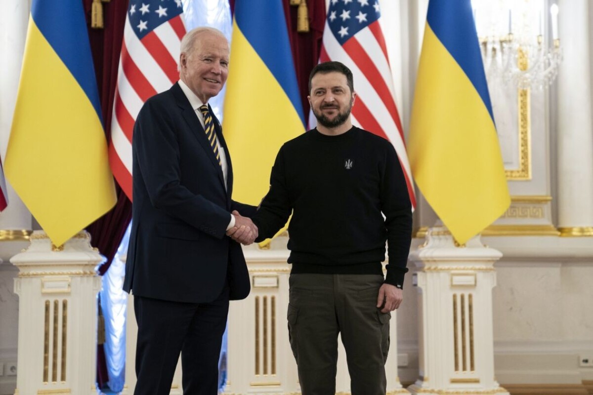 Joe Biden a Volodymyr Zelenskyj