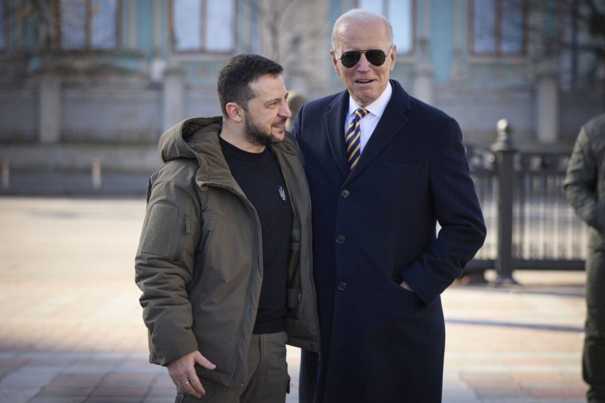 Joe Biden a Volodymyr Zelenskyj