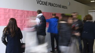 Ľudí na Slovensku pracuje čoraz viac. Nezamestnanosť klesá tretí mesiac po sebe