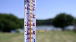 Na Slovensku udrú v stredu extrémne horúčavy. Meteorológovia vydali výstrahy