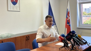 Lipšic sa zastal kolegov. Záznam, ktorý púšťal Fico na tlačovke mal byť zmanipulovaný