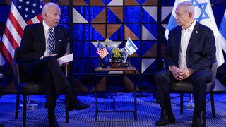 Biden varoval Netanjahua pred vpádom do Rafahu, kde sa nachádza milión civilistov. Izraelský premiér diktáty zo zahraničia odmieta