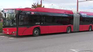 V Bratislave začali jazdiť nové megatrolejbusy. Koľko cestujúcich odvezú?