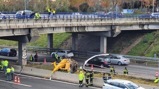 V Španielsku sa stala kuriózna nehoda. Na diaľnici havaroval vrtuľník 