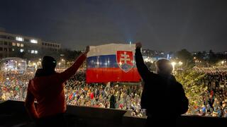 FOTO/VIDEO: Konali sa protivládne protesty. Pozrite si dianie v Bratislave, Banskej Bystrici a Košiciach