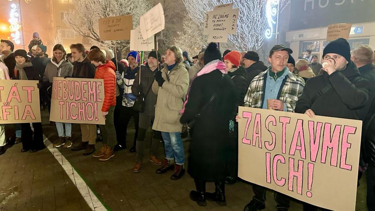 Protestujúci v Poprade.