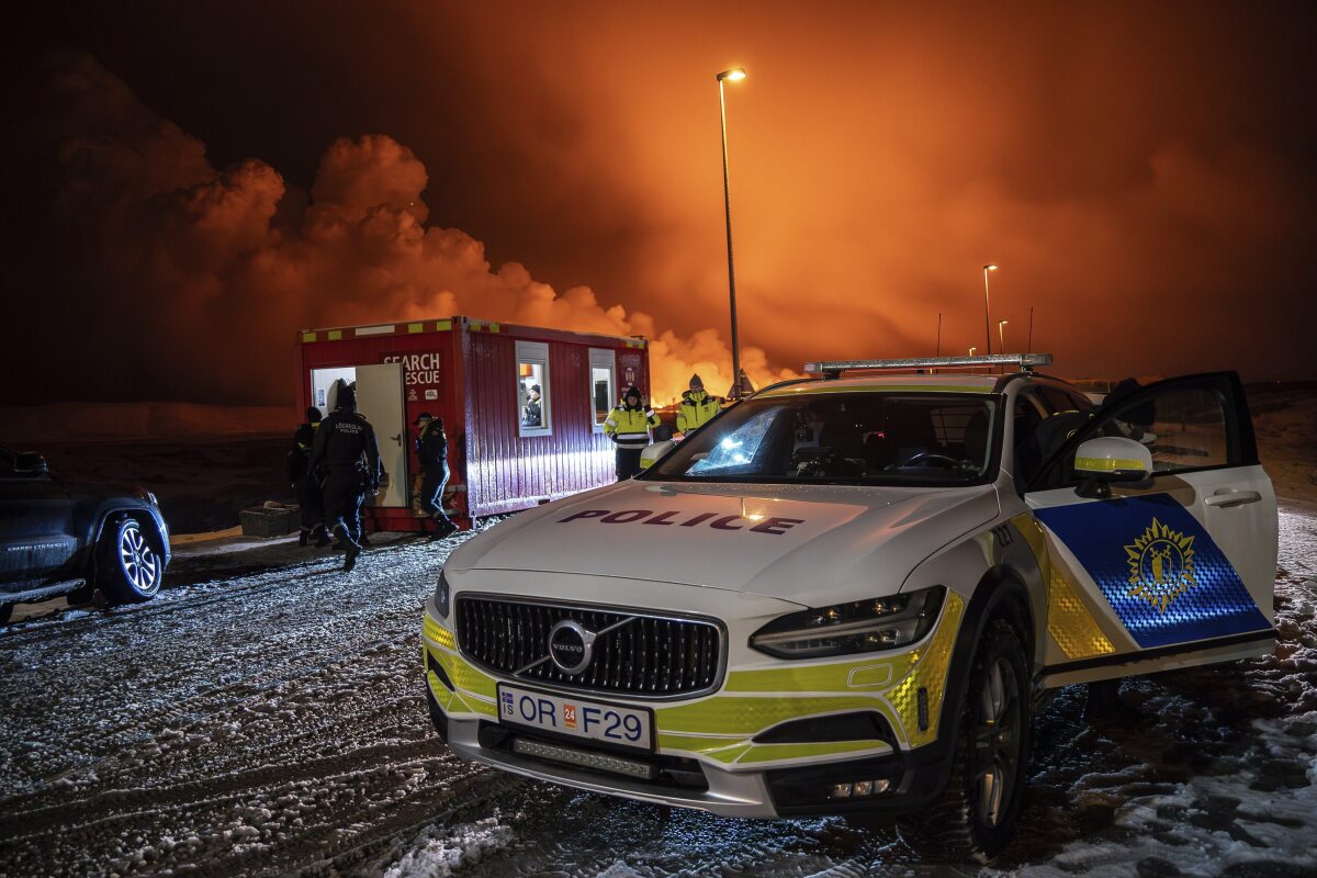 Erupcia sopky pri meste Grindavík