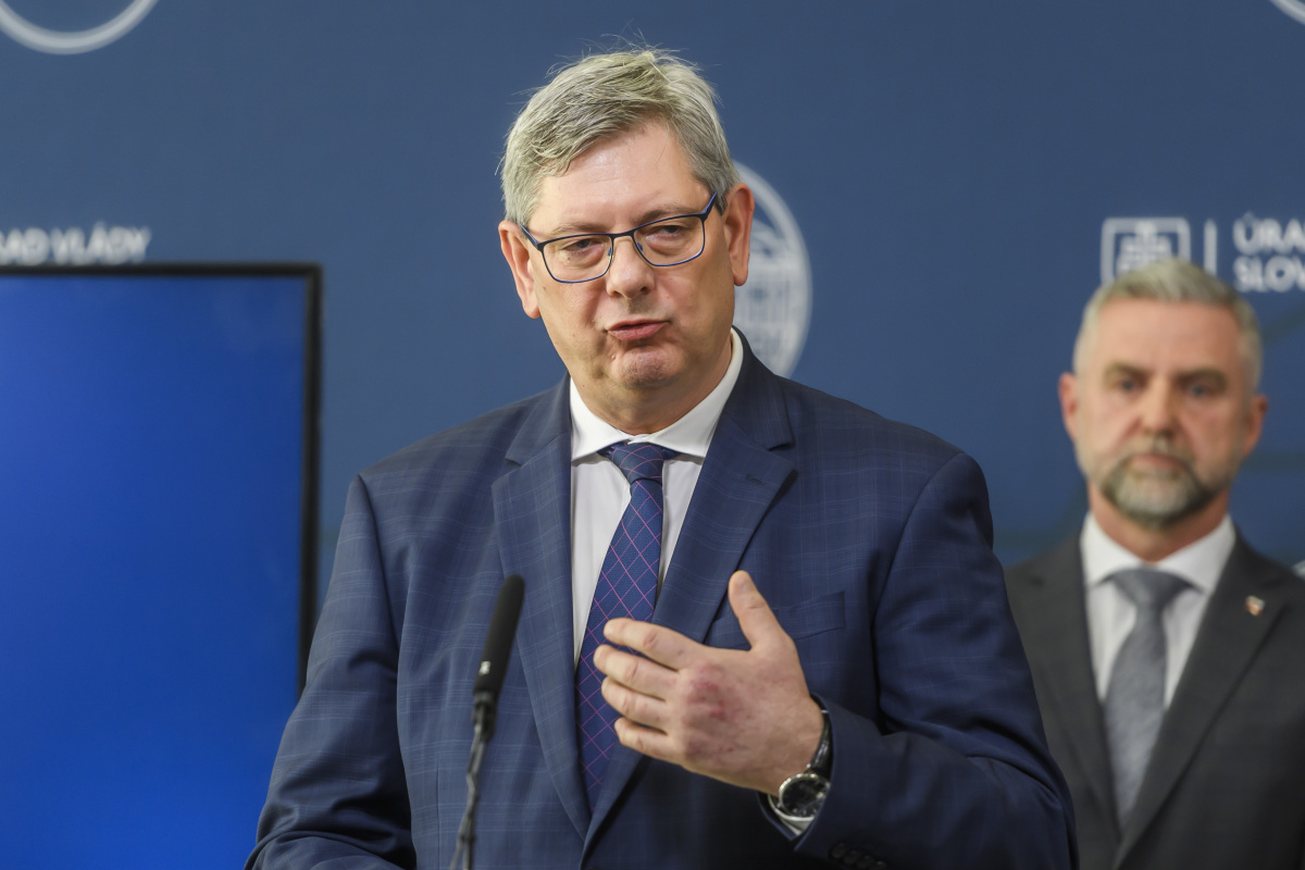  Na snímke sprava poslanec NR SR Tibor Gašpar (Smer-SD) a minister spravodlivosti SR Boris Susko (Smer-SD) počas tlačovej konferencie na tému: Prečo tak Matovič a celá opozícia kričia za záchranu Lipšica v Bratislave 10. januára 2024.