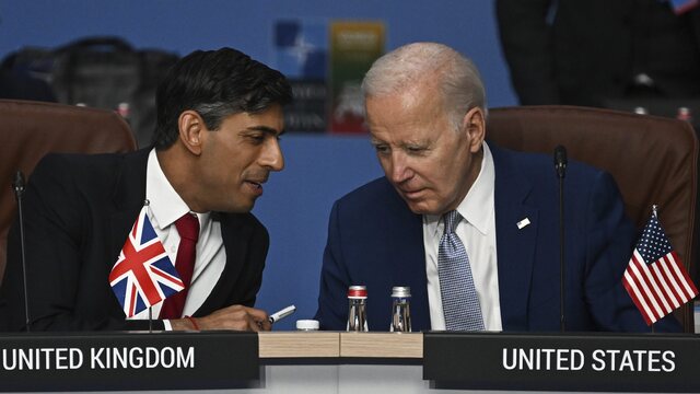 Biden Sunak-Červene more-Jemen