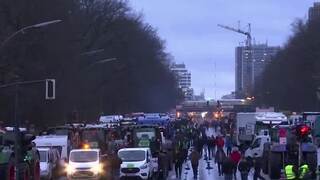 Nemeckí farmári protestujú v Berlíne. Zablokovali centrum mesta