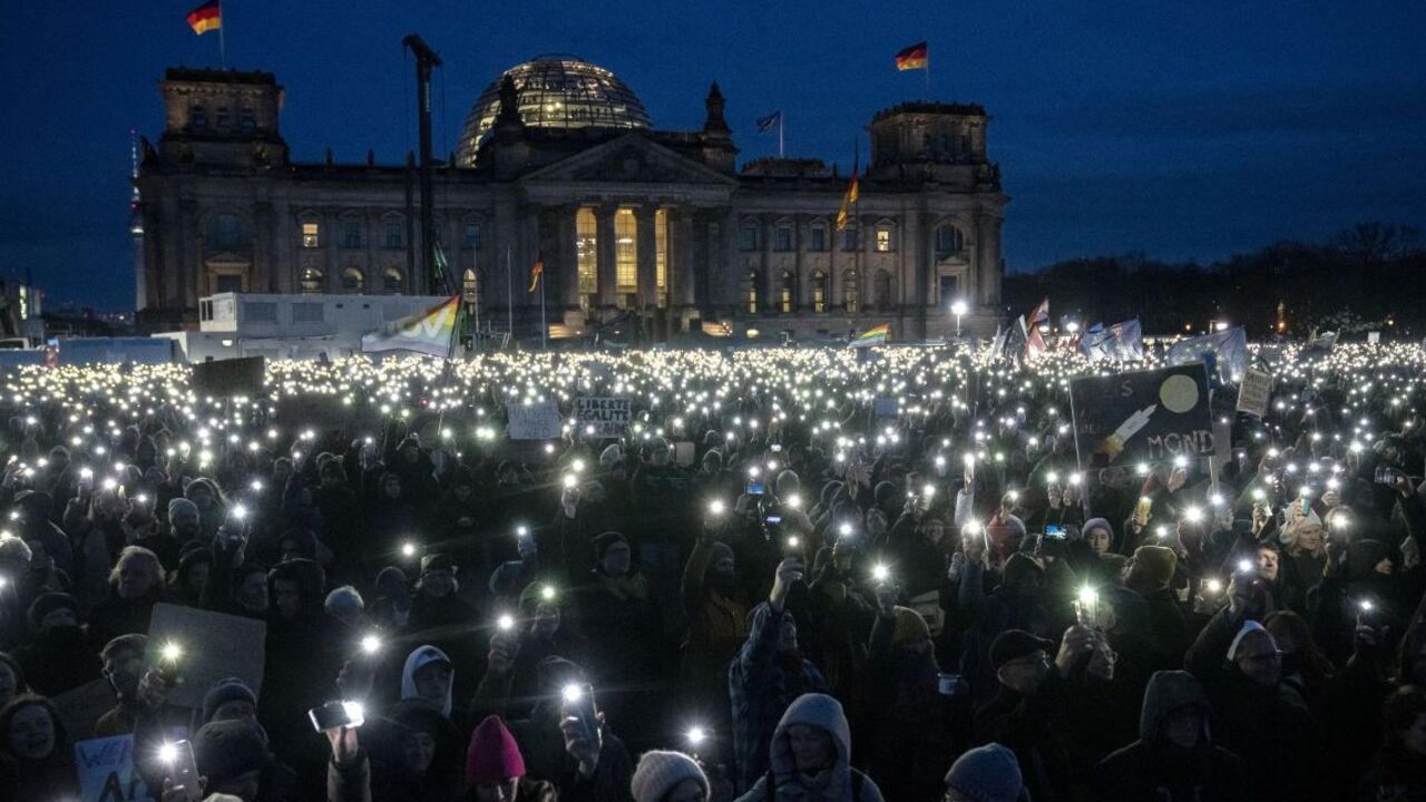 Masívne Protesty V Nemecku Neutíchajú. Do Ulíc Vyšlo Viac Ako 1,4 ...