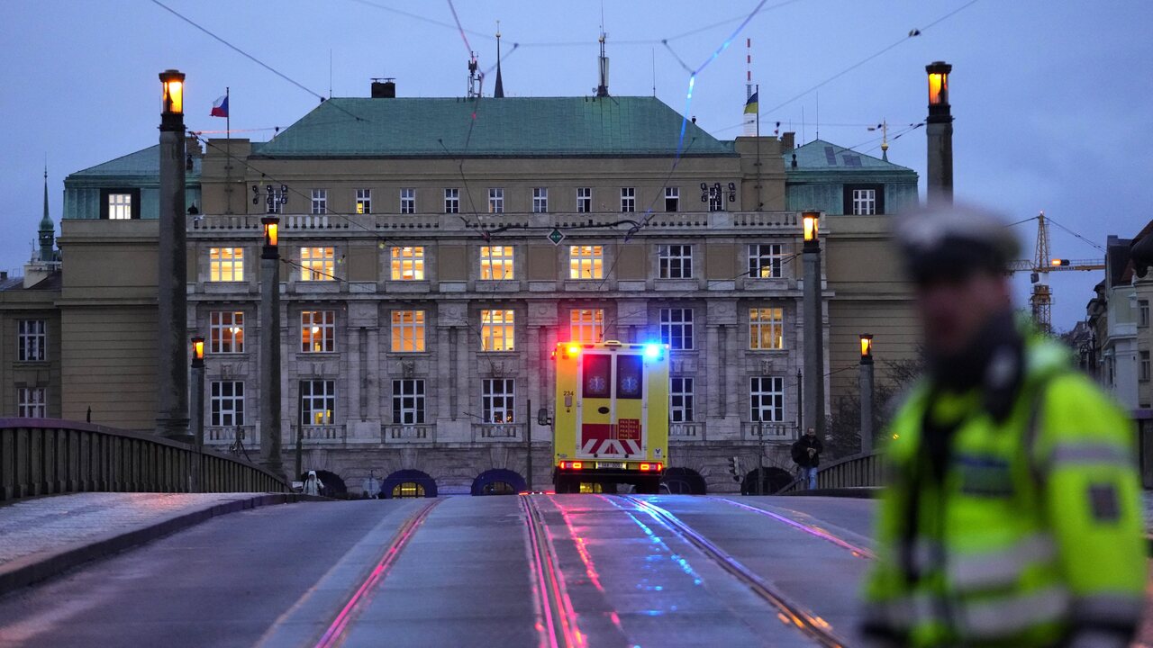 Praha, streľba