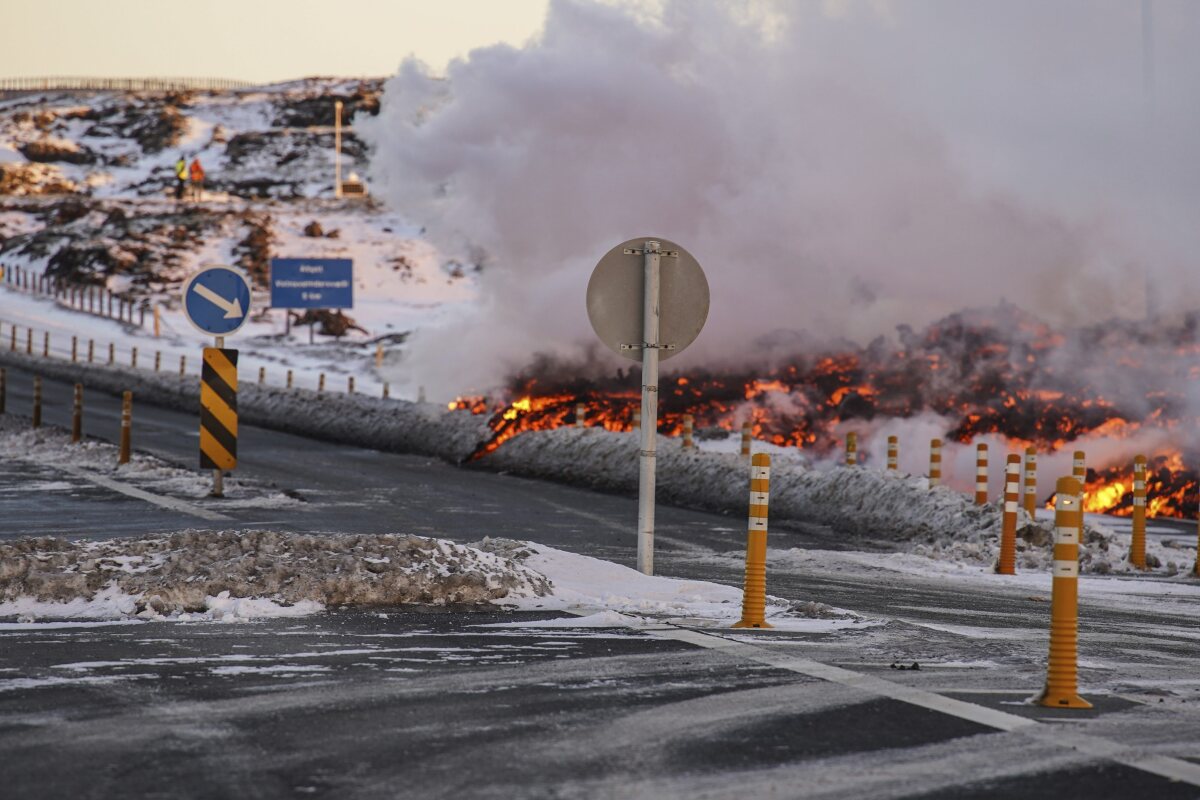 Iceland_Volcano058409.jpg