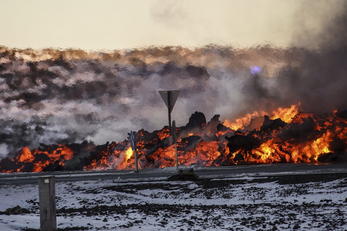 Iceland_Volcano058410.jpg