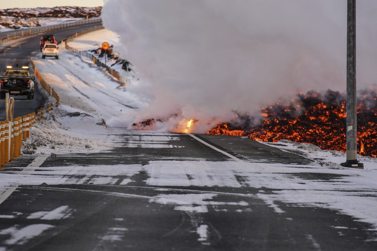 Iceland_Volcano058411.jpg