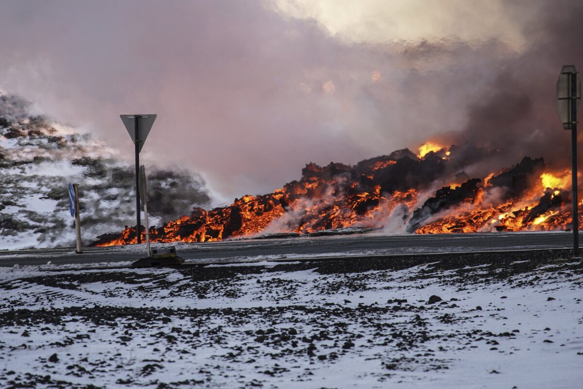 Iceland_Volcano058412.jpg