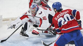 NHL: Slafkovský pokračuje v rekordnej šnúre, na výhru tu však nestačilo. Fehérváry sa zranil