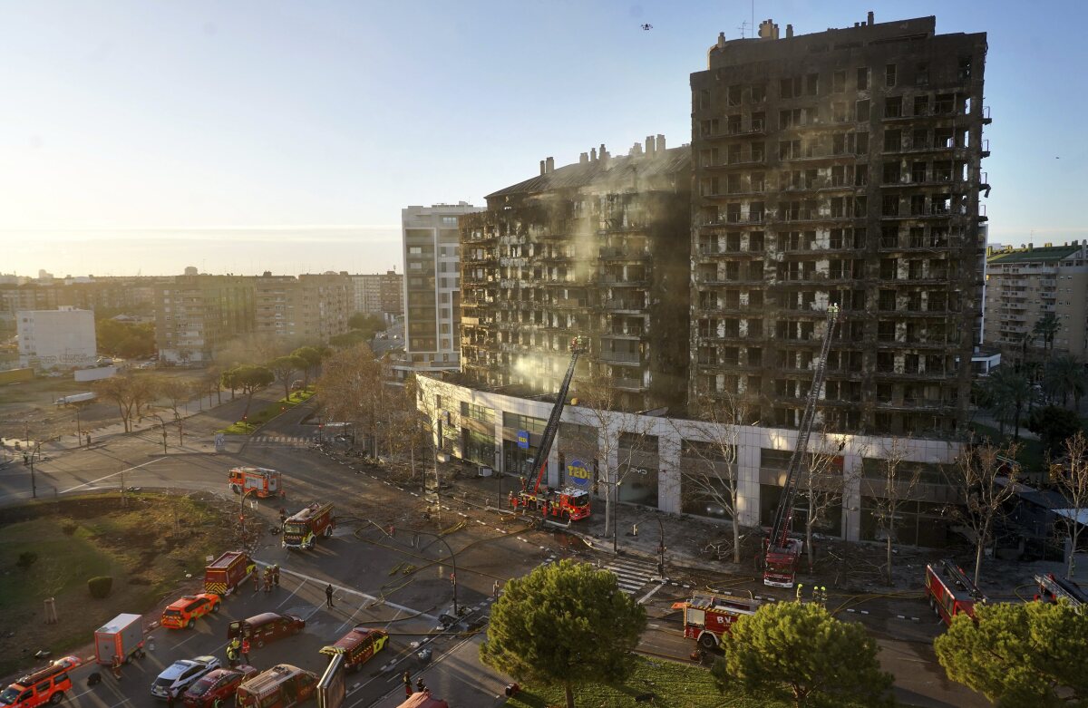 Spain_Building_Fire102885.jpg