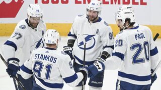 NHL: Černák je prvý Slovák s miestenkou v play off. Fehérváryho Washington piatykrát po sebe prehral