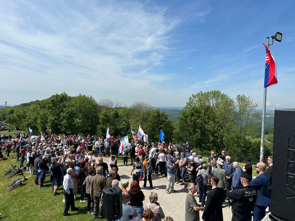 pietny akt mohyla Štefánik