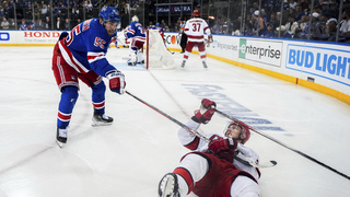 NHL: Rangers zdolali Carolinu a v sérii vedú 2:0. V druhom predĺžení rozhodol Trocheck