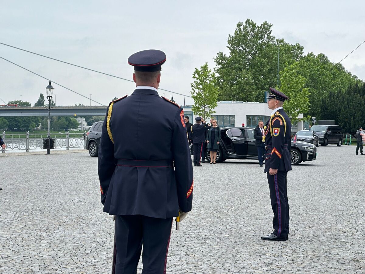 Prezidentka Zuzana Čaputová položila veniec na hrob neznámeho vojaka na nábreží Dunaja