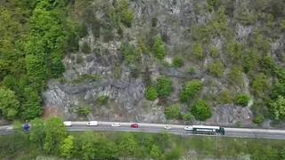 Nehoda s nešťastným koncom vo Švajčiarsku. O život prišla česká vodička, do hlavy ju zasiahol kameň