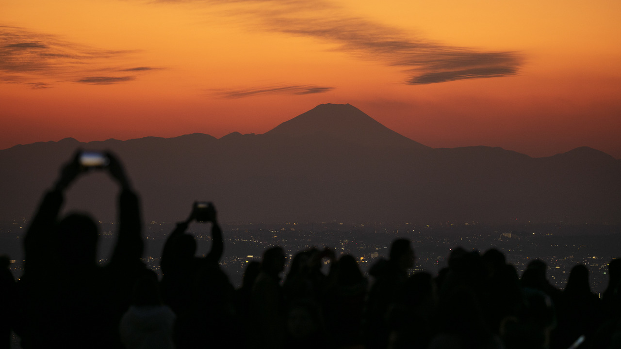 Japan_Mount_Fuji_Tourists292227.jpg