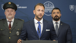 Polícia zriadila tím, ktorý atentát vyšetruje. Šutaj Eštok povedal nové informácie o útočníkovi