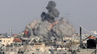 Čo sa stalo niekoľko minút po verdikte haagskeho súdu: Izrael bombardoval utečenecký tábor Šabúra v centre Rafahu