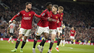 Futbalisti Manchestru United sa stali víťazmi prestížneho Pohára FA. Mestského rivala Manchester City zdolali 2:1