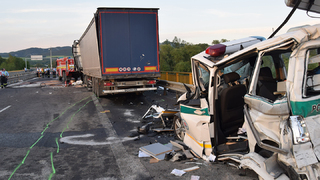 nehoda Horná Streda hasiči policia kamion
