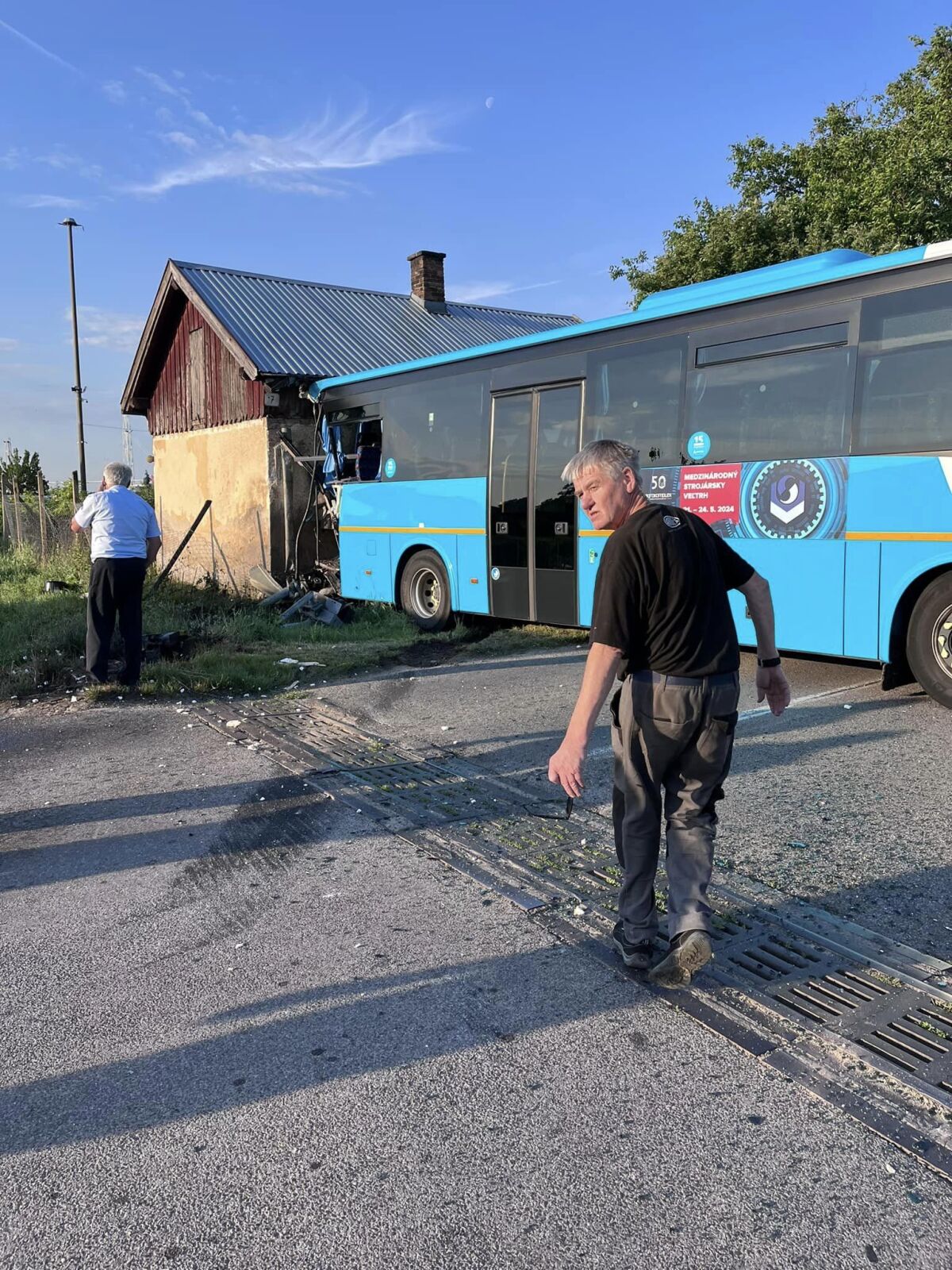 zrazka vlaku a autobusu