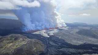  FOTO/VIDEO: Sopka na Islande opäť ožila. Stovky zemetrasení vyvrcholili lávovou šou