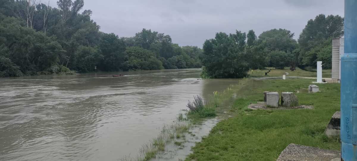 Zaplavený Devín. 