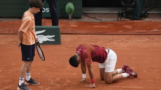 Šok počas Roland Garros: Djokovič sa odhlásil z turnaja pred štvrťfinálovým súbojom. Príde o post svetovej jednotky