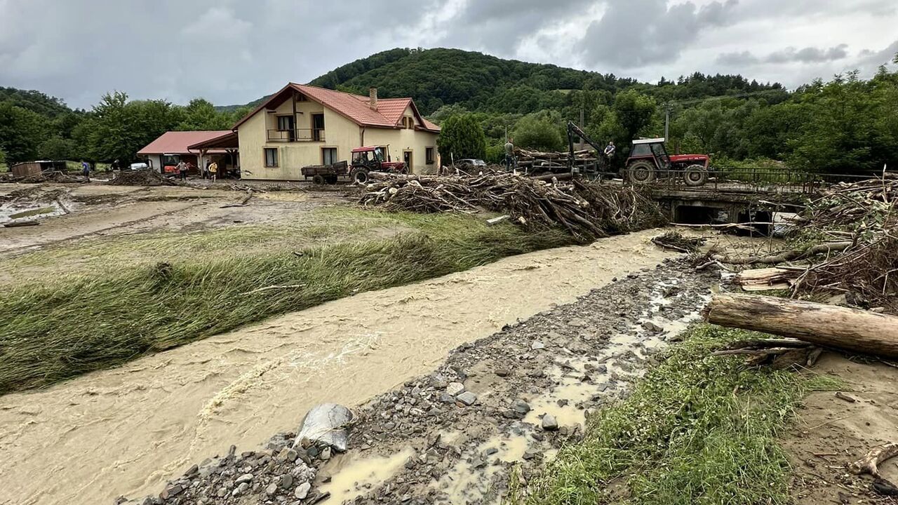 Snina prietrž mračien búrka