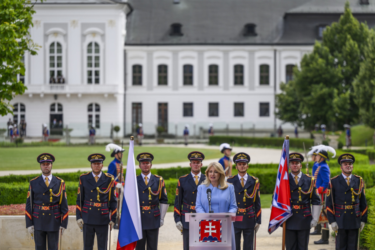 Prezidentka Zuzana Čaputová počas rozlúčkového príhovoru v Prezidentskej záhrade 