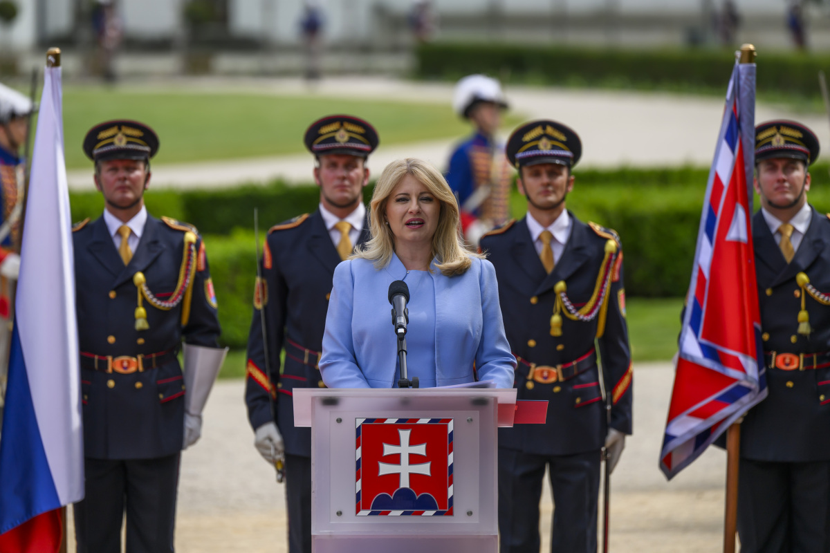 Prezidentka Zuzana Čaputová počas rozlúčkového príhovoru v Prezidentskej záhrade 