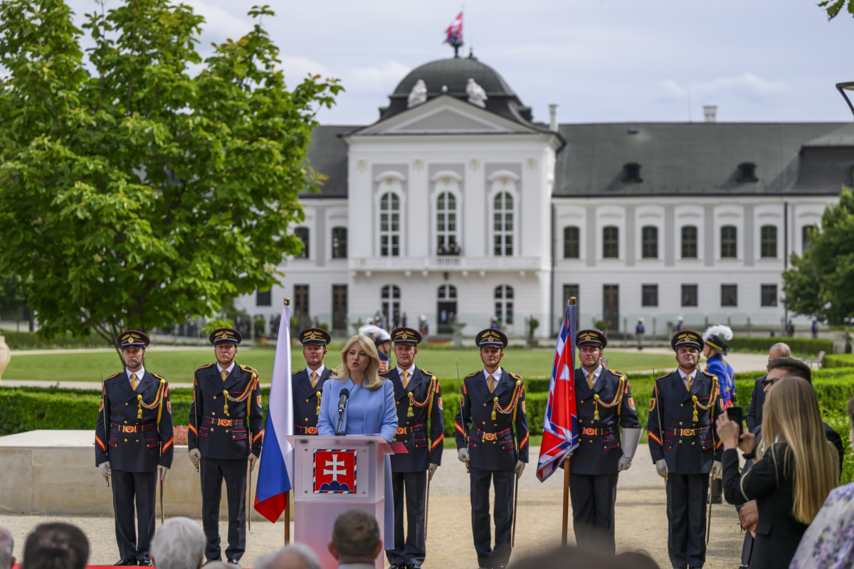 Prezidentka Zuzana Čaputová počas rozlúčkového príhovoru v Prezidentskej záhrade 