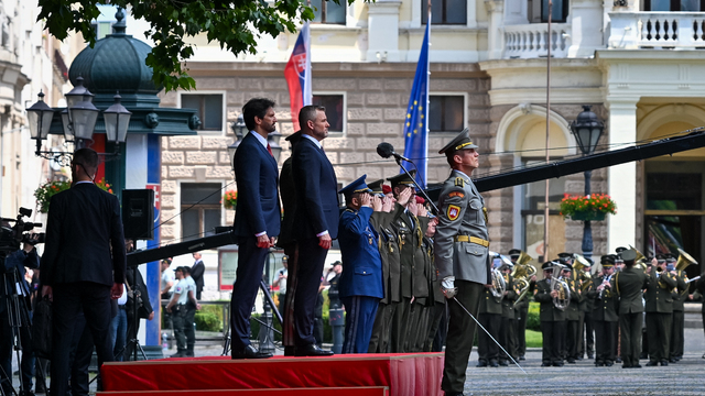 Prehliadka jednotiek Ozbrojených síl SR