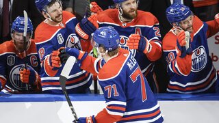 NHL: Edmonton deklasoval vo štvrtom finále Floridu. McDavid vytvoril rekord