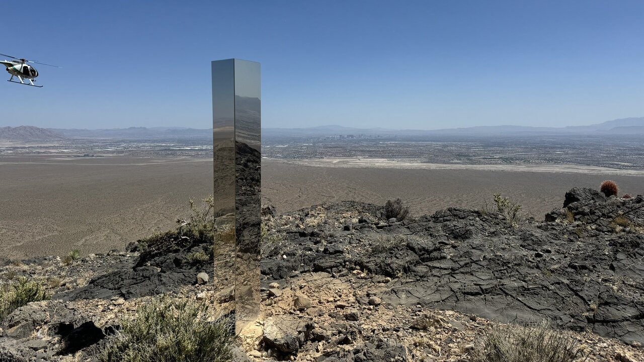 záhadný monolit v Nevade, USA